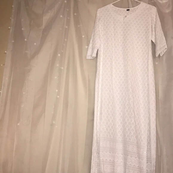 Tops - White Chikankari kuthi